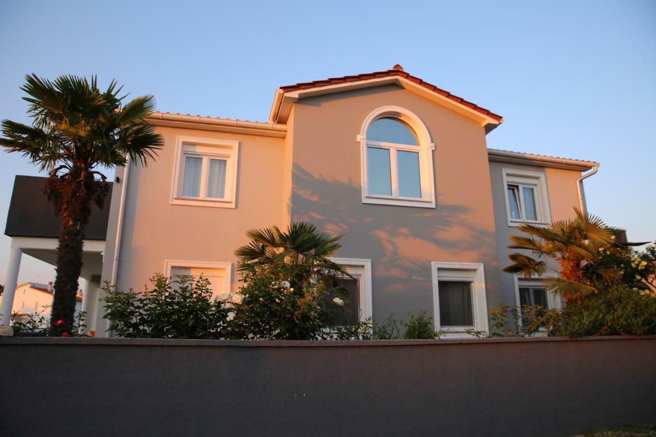 Apartments Petar Pan Fažana Buitenkant foto